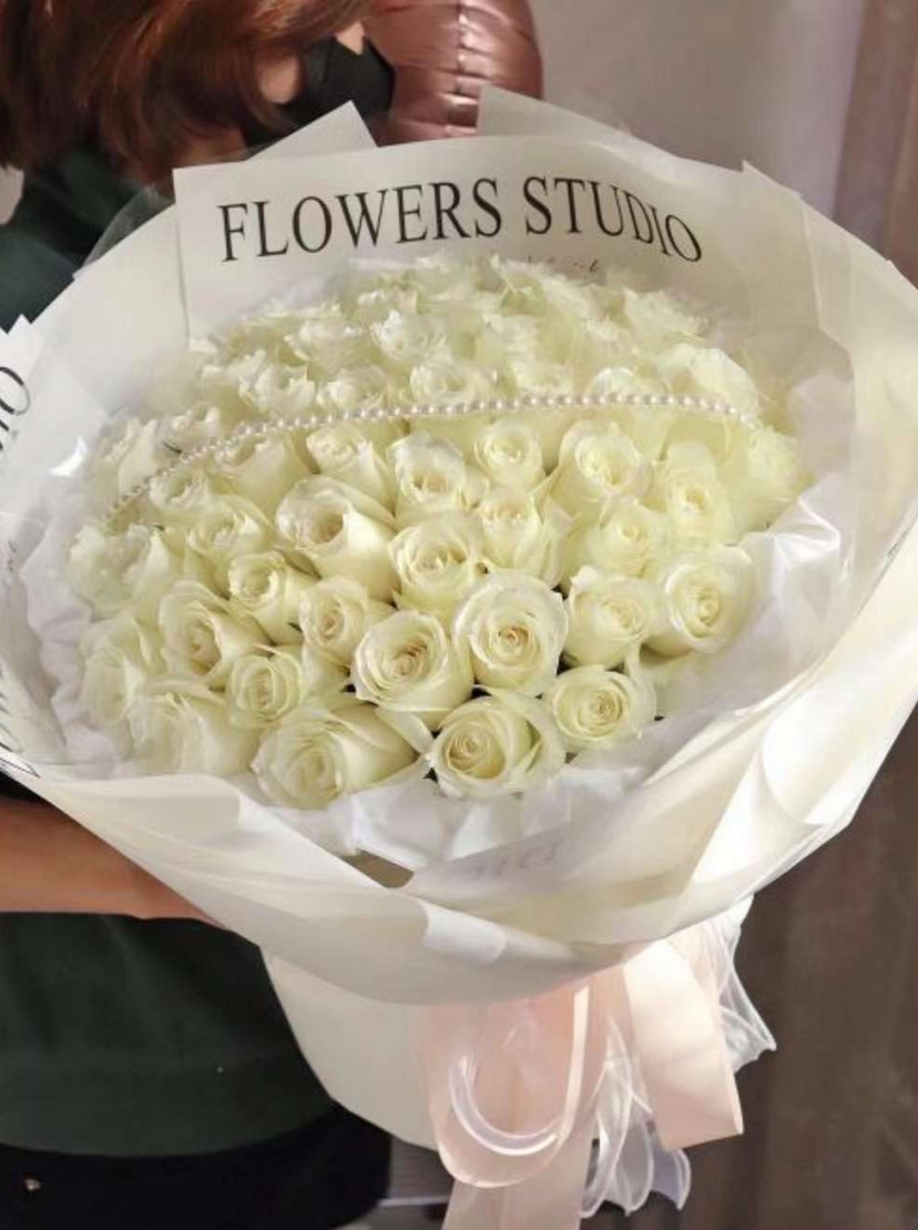 White Rose Bouquet(21 to 99 roses)