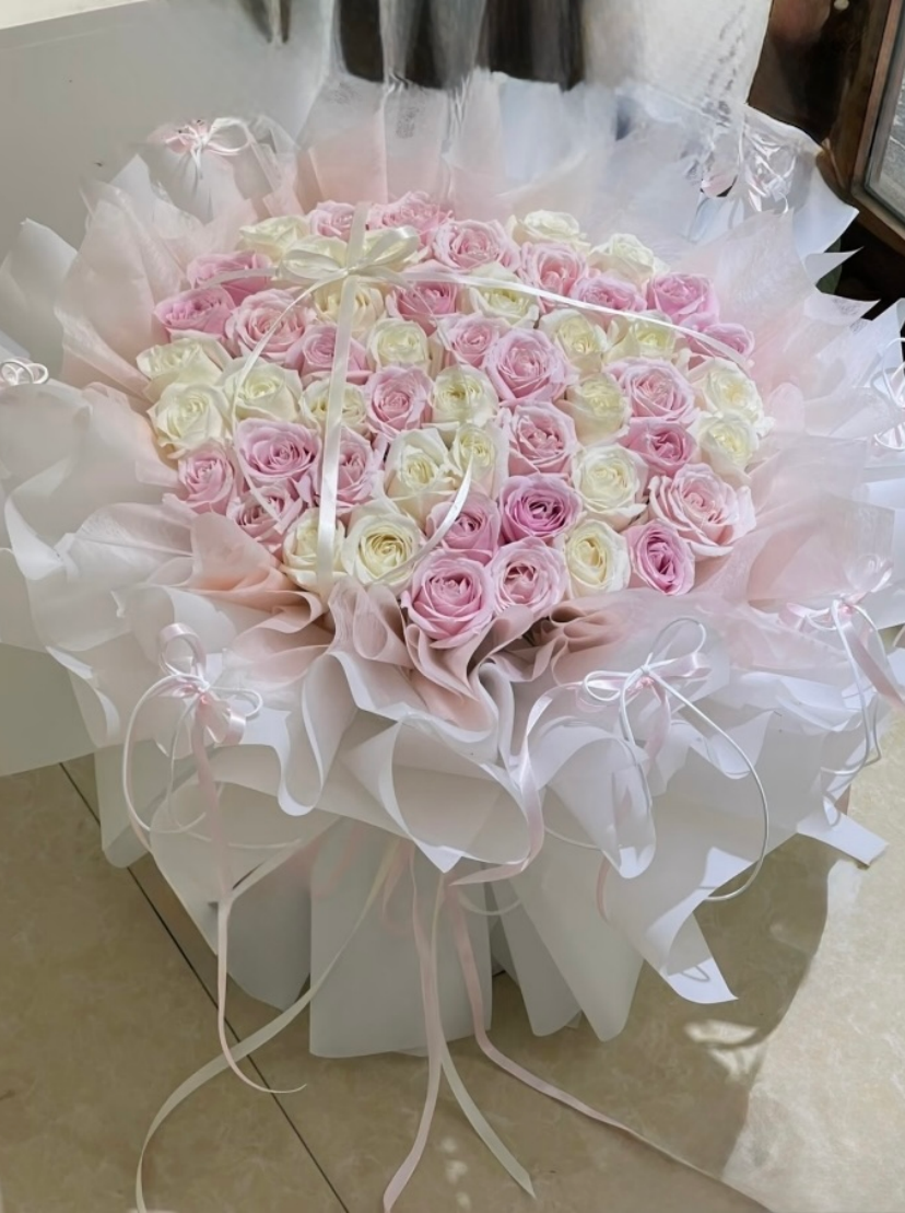 V Day ❤️Pink&White Rose Bouquet