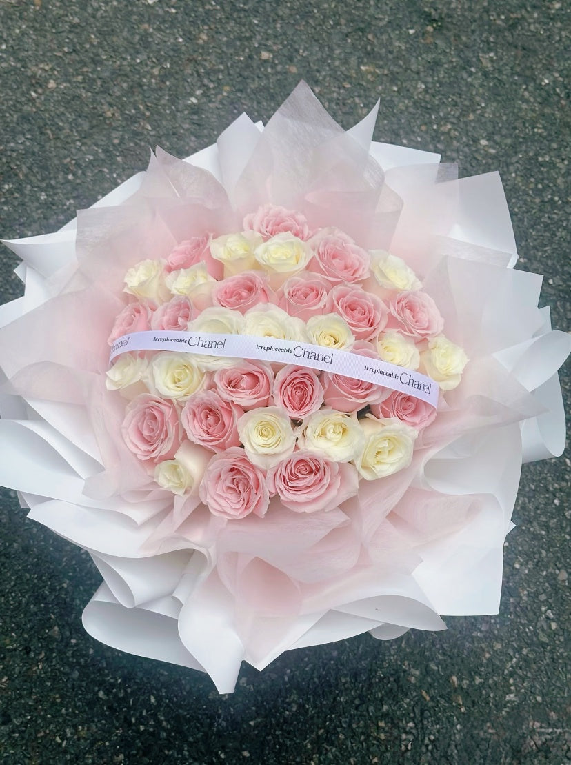 V Day ❤️Pink&White Rose Bouquet